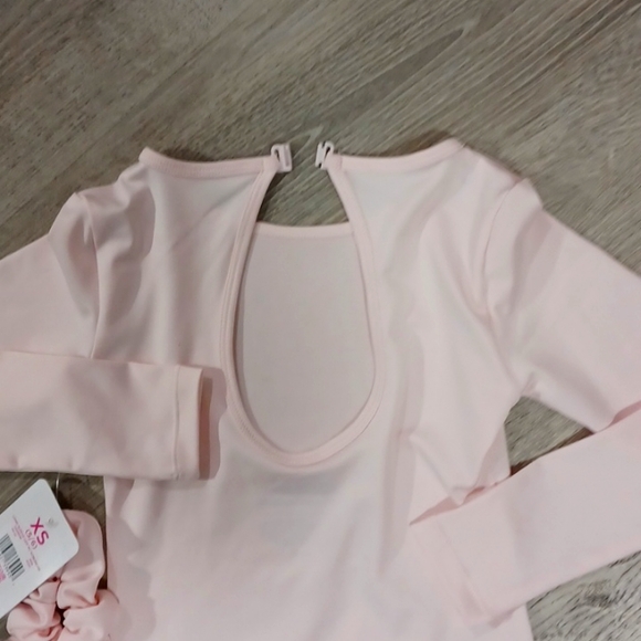 Nwt new Justice pink logo ballet gymnastics leotard with scrunchie 5-6 - Picture 12 of 16